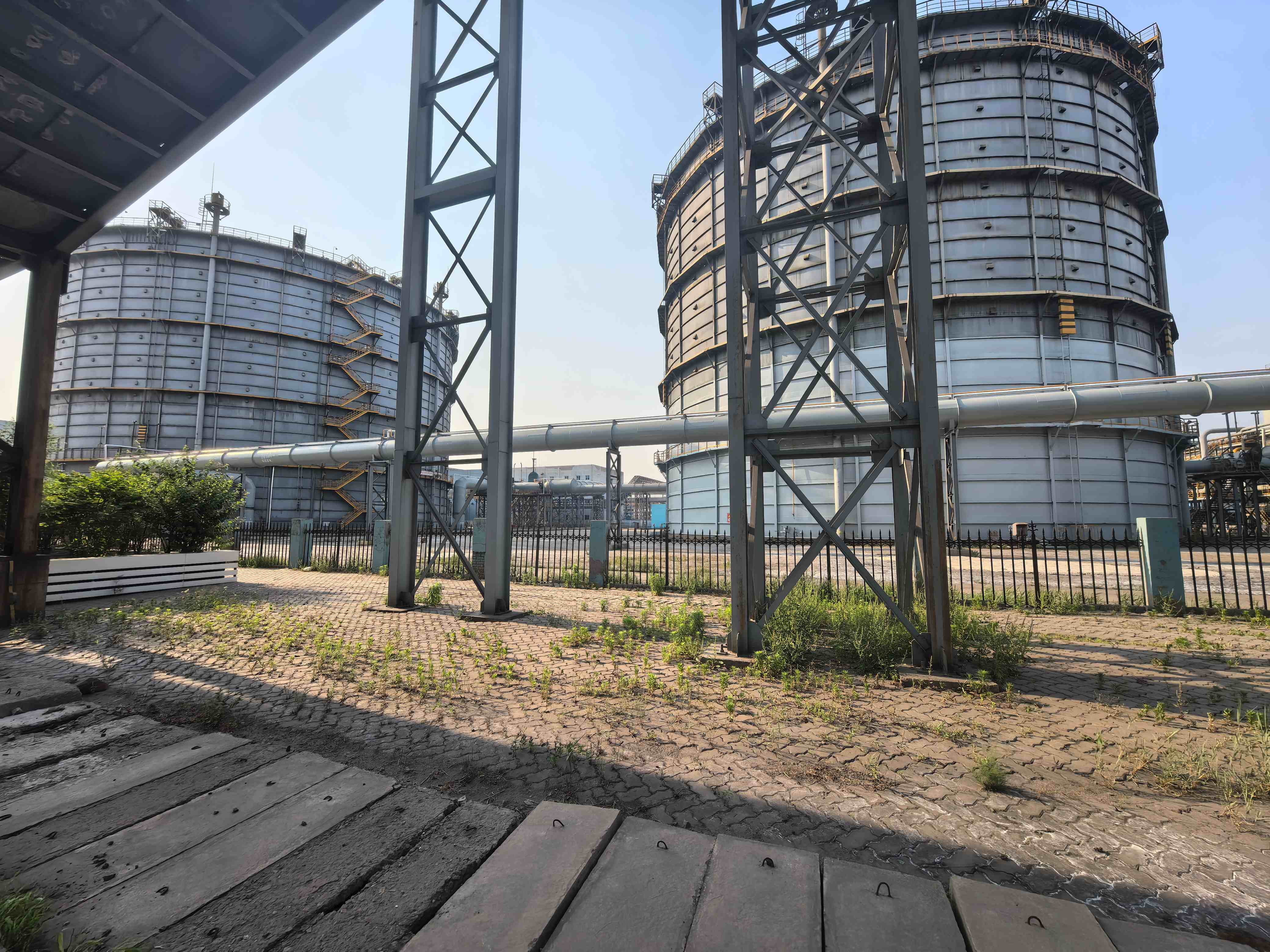 Oil tank coating project