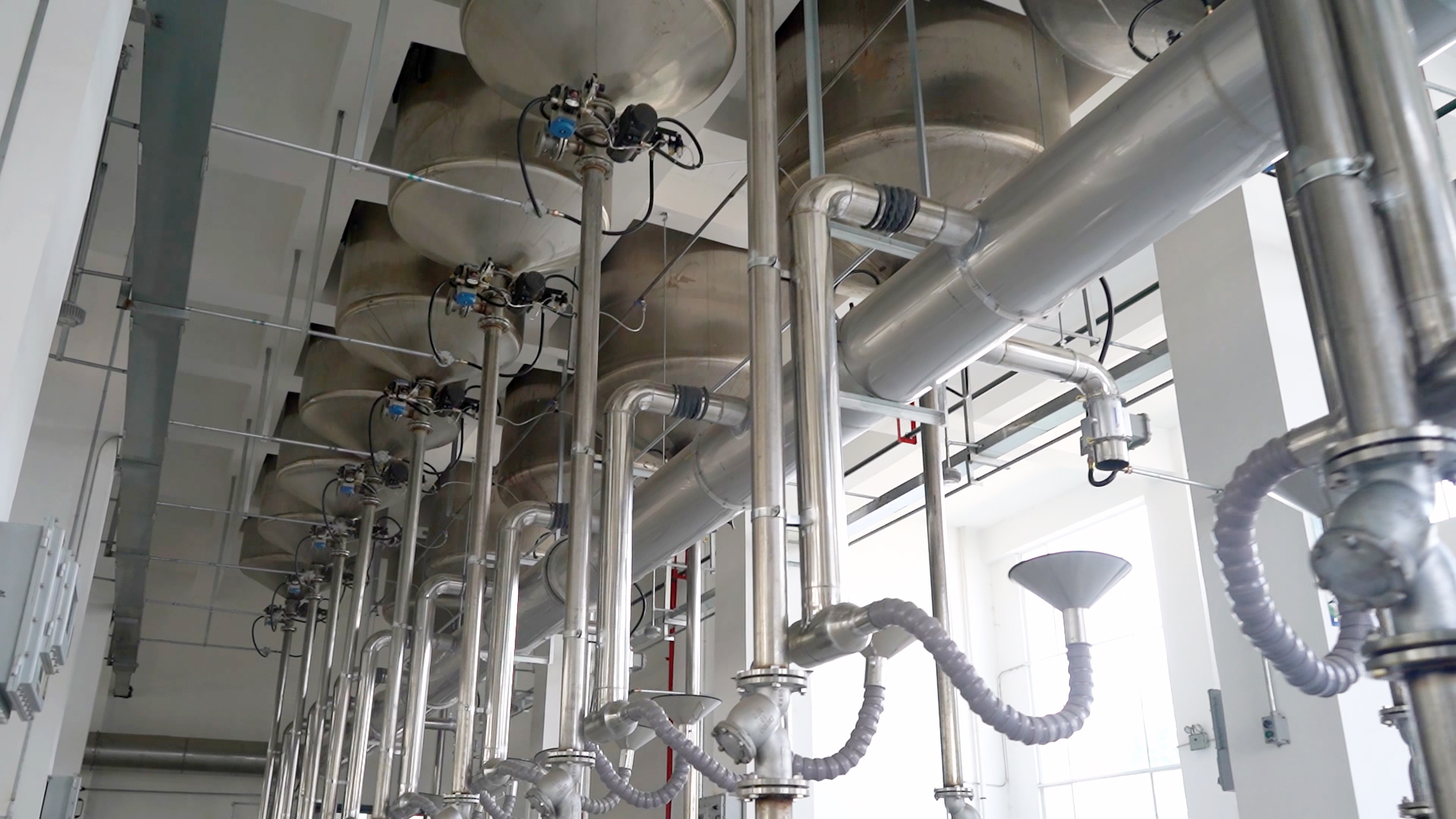 Storage tanks for packaging